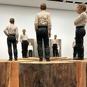 Über Wasser: Stephan Balkenhol