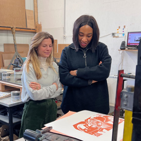 Silber und Gold: Karimah Ashadu