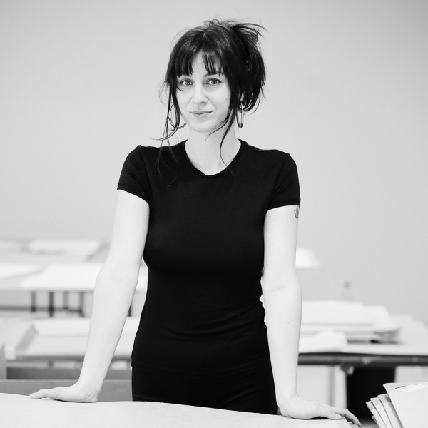 Luna Gater<br /> Archiv, Vertrieb